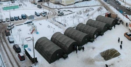 На Троєщині розгорнули два наметові містечка через відсутність тепла та світла