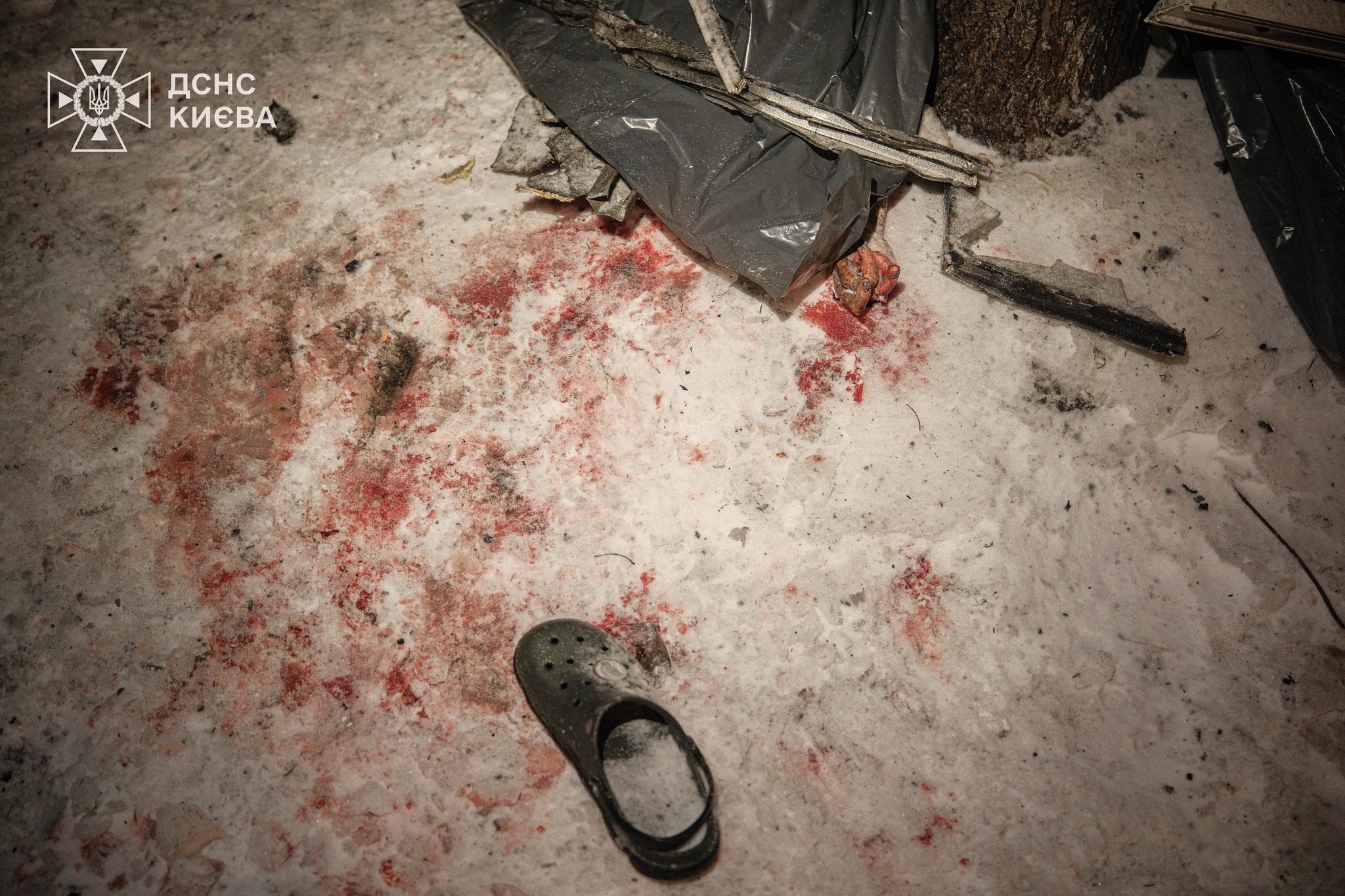 Удар рф по столиці: 4 загиблих та 24 поранених (фото, відео) Удар рф по столиці: 4 загиблих та 24 поранених (фото, відео)