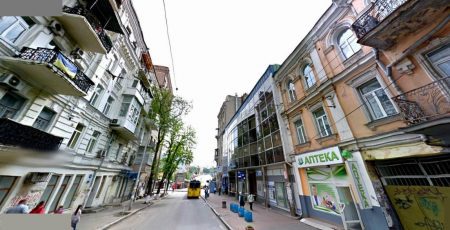 На Софіївській у Києві тимчасово призупинено рух тролейбусів і автомобільного транспорту