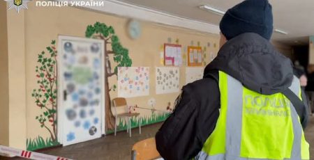 Напад у школі Києва: дії учня кваліфікували як замах на вбивство двох осіб