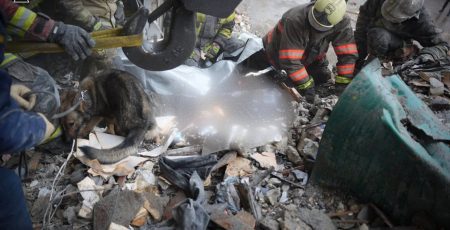 Нічна атака по Одесі: кількість загиблих зросла до трьох, тривають пошуково-рятувальні роботи (фото)