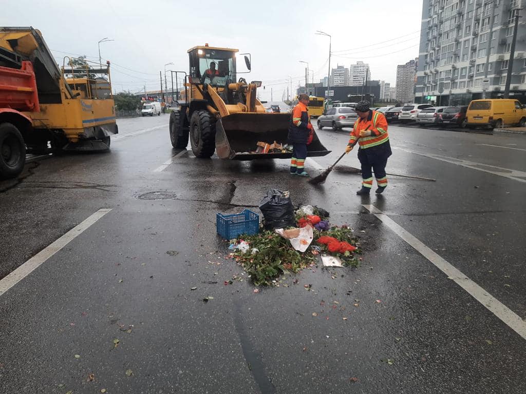 На прибирання після ярмарків у Шевченківському районі хочуть витратити 1,7 млн гривень