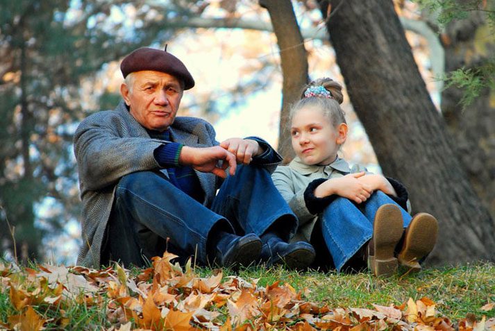 Бориспіль: оприлюднені контакти допомоги для одиноких людей на час знеструмлень