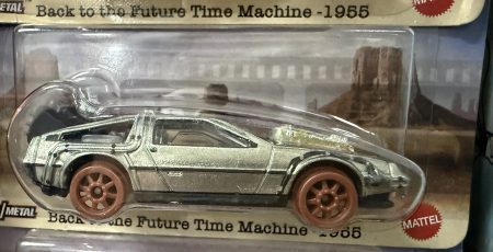 Київські митники викрили схему незаконного ввезення колекційних іграшок, моделей автомобілів та карток на 1,5 млн гривень (фото)