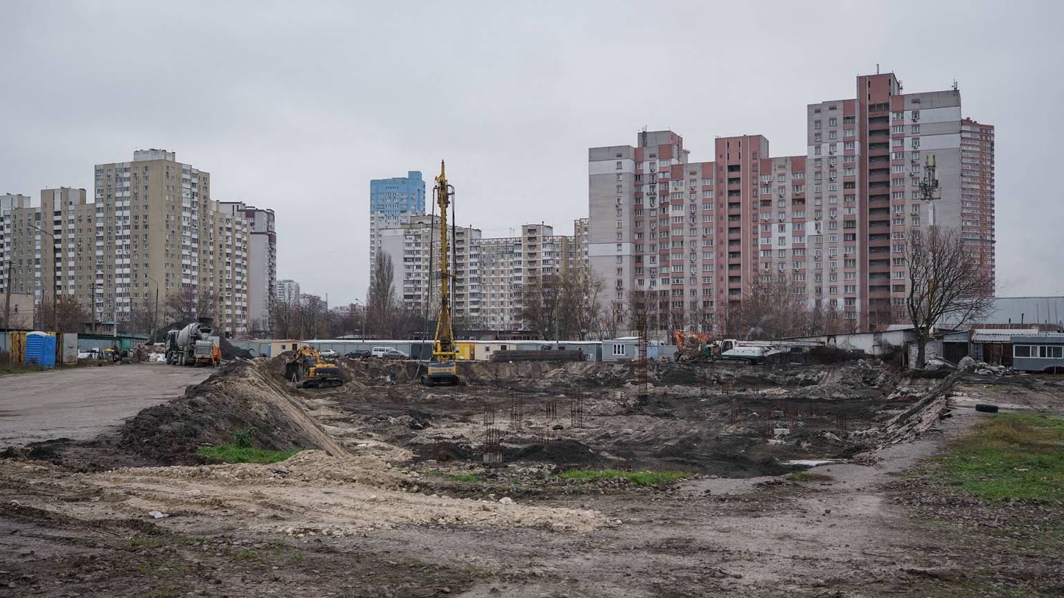 13 висоток замість багатоповерхового паркінгу: столична Нацполіція зацікавилася будівництвом ЖК “Brother” на Ревуцького 13 висоток замість багатоповерхового паркінгу: столична Нацполіція зацікавилася будівництвом ЖК “Brother” на Ревуцького