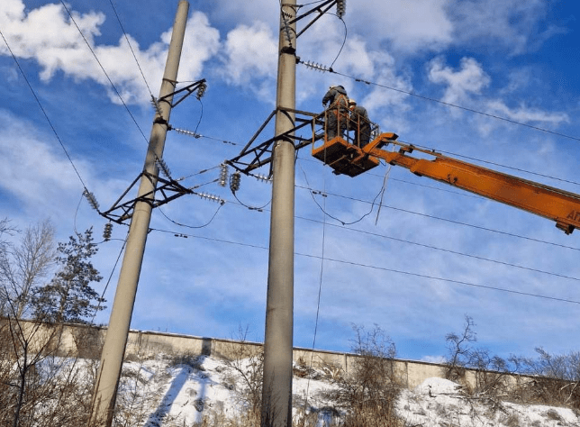 У Києві та Бучанському районі ввели екстрені відключення через чергову масовану атаку рф на енергетичну інфраструктуру