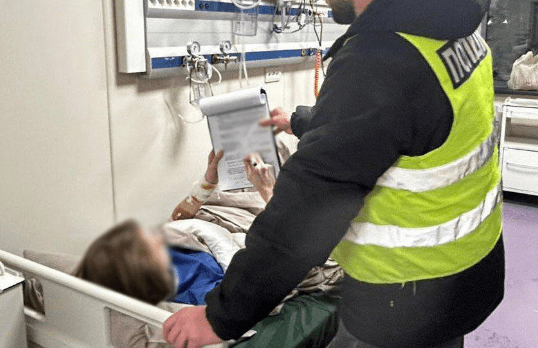 Напад у школі Києва: 39-річна вчителька та 14-річний школяр у важкому стані у реанімації