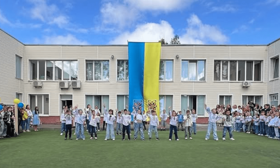 За ремонт пошкодженої росіянами школи на Сирці заплатять 2,4 млн гривень