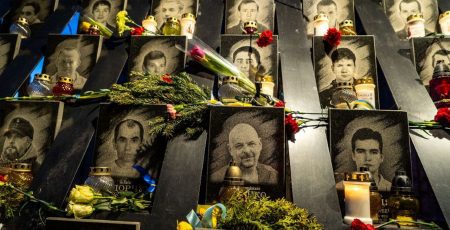 Україна вшановує пам’ять Героїв Небесної Сотні