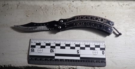 Поліцейські затримали киянина, який нападав з ножем на перехожих