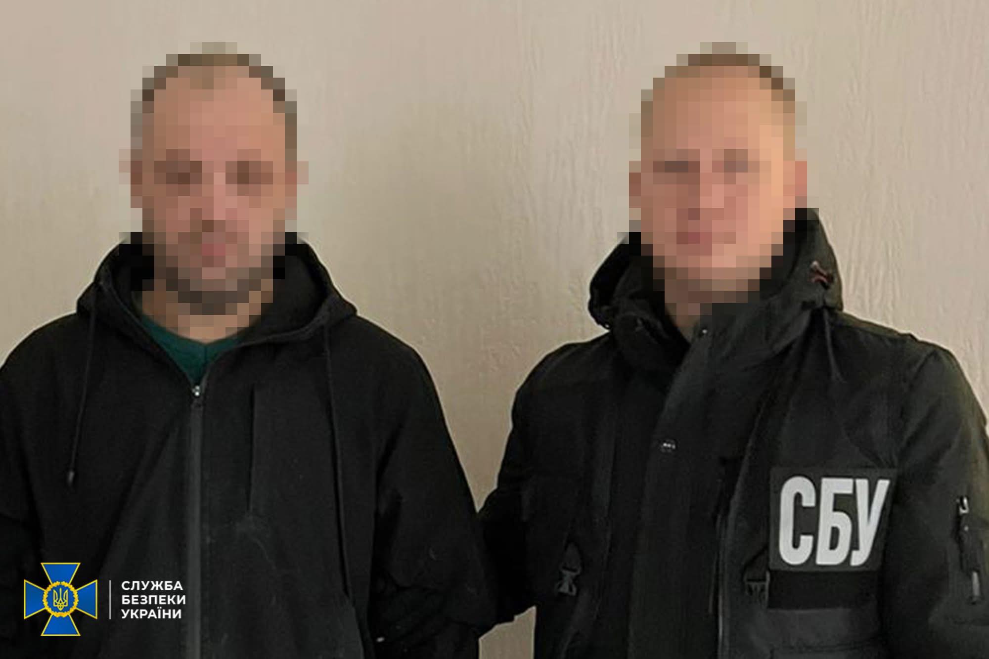 СБУ затримала двох українців, які за 30 доларів зареєстрували на себе Starlink для російських окупантів (фото)