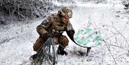 Внесені в «білий список» Starlink працюють, а термінали росіян уже заблоковано, - Федоров