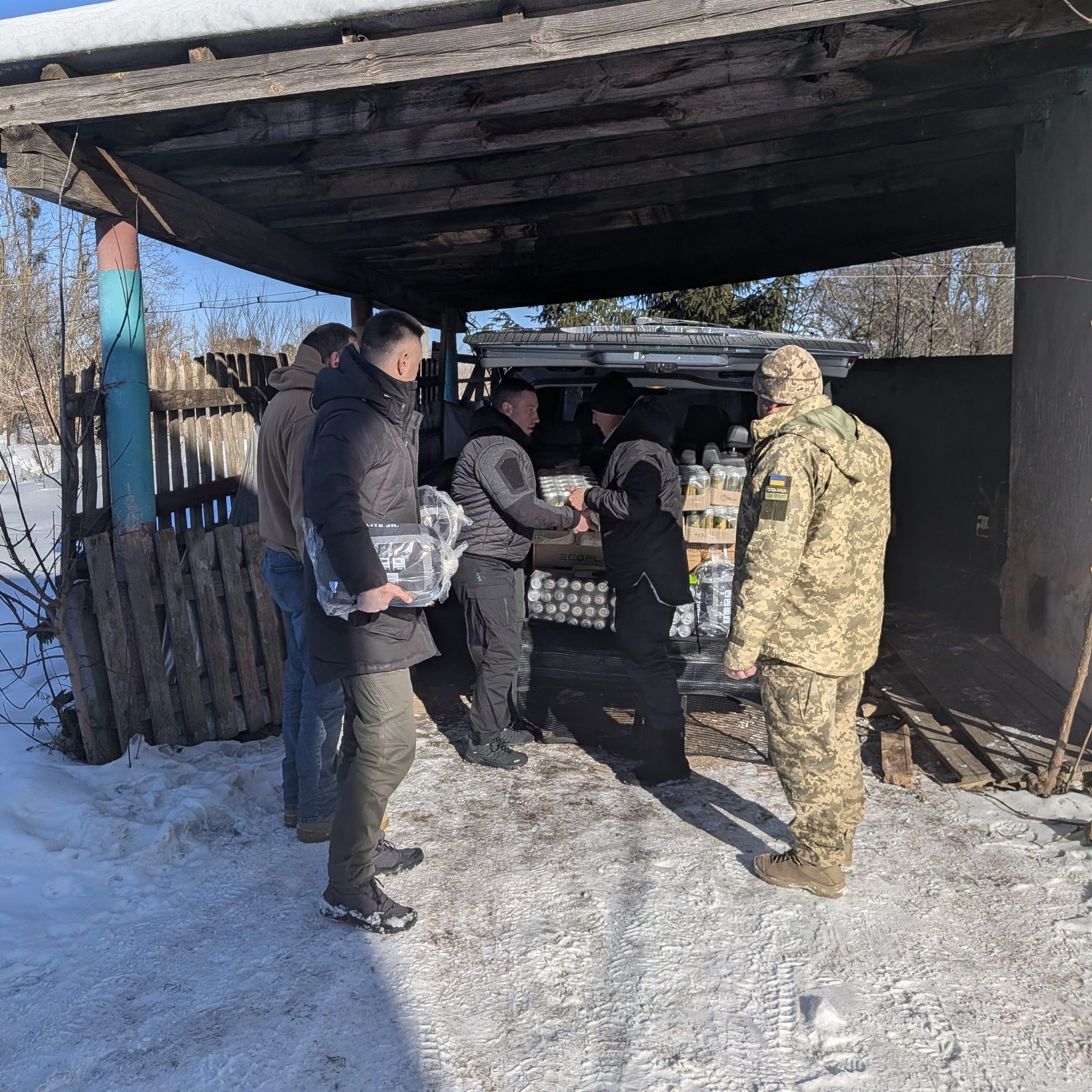 Білогородка передала необхідне спорядження військовим на передовій