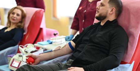 «Одна донація рятує кількох людей»: Микола Калашник здав кров та закликав жителів Київщини долучатися до донорства