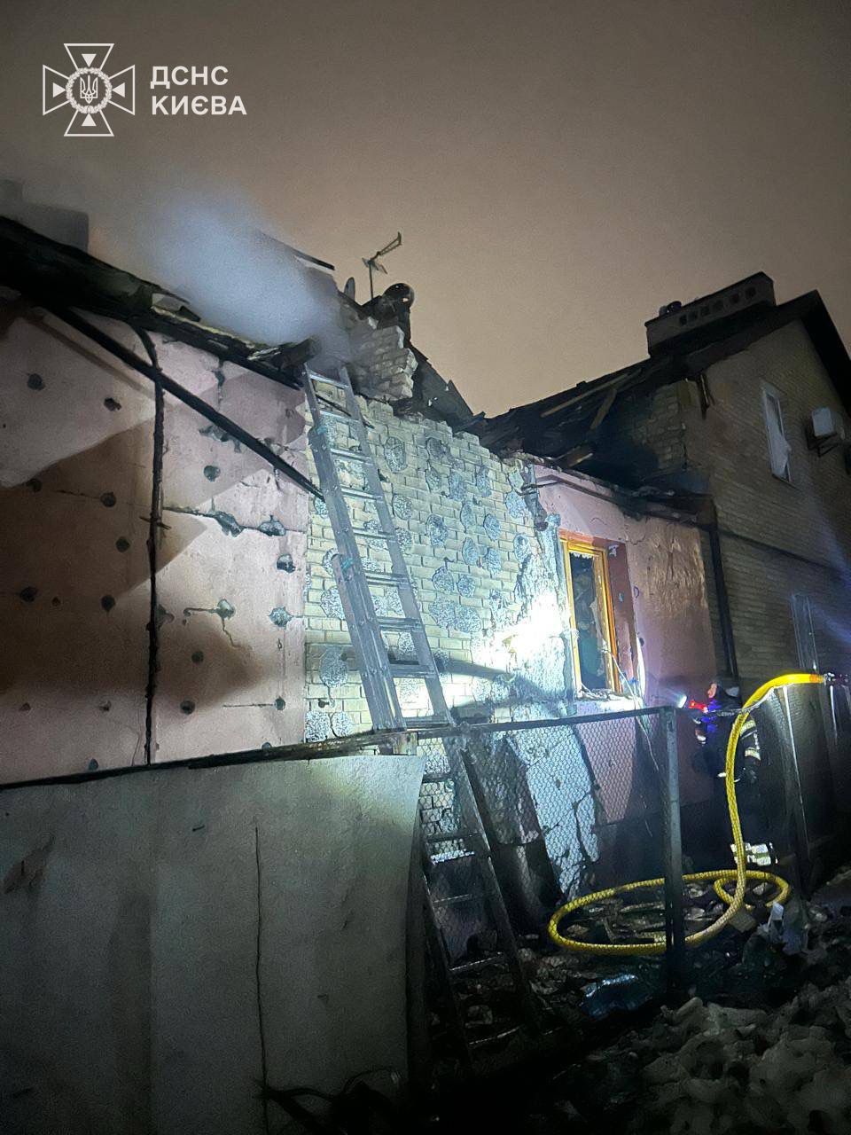 Нічна атака ворога 26 лютого: уламки впали в трьох районах столиці