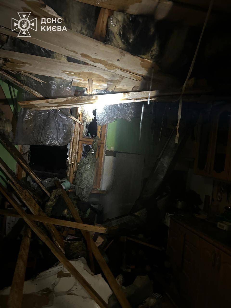 Нічна атака ворога 26 лютого: уламки впали в трьох районах столиці