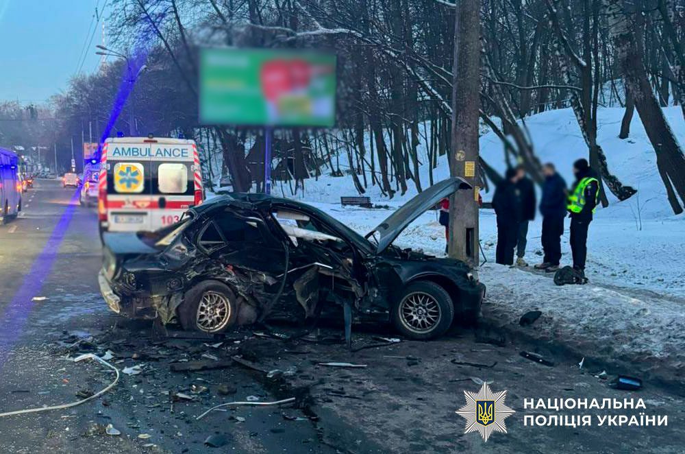 Автотроща на Гостомельському шосе за участю чотирьох автомобілів: одна людина загинула, ще четверо постраждали (фото)