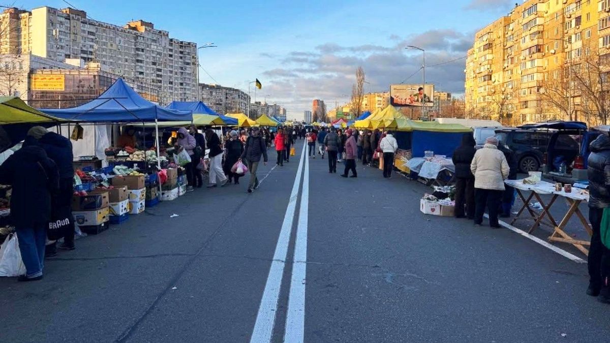 Зміни руху на вихідні: п’ять автобусних маршрутів у Києві відкорегують через ярмарки