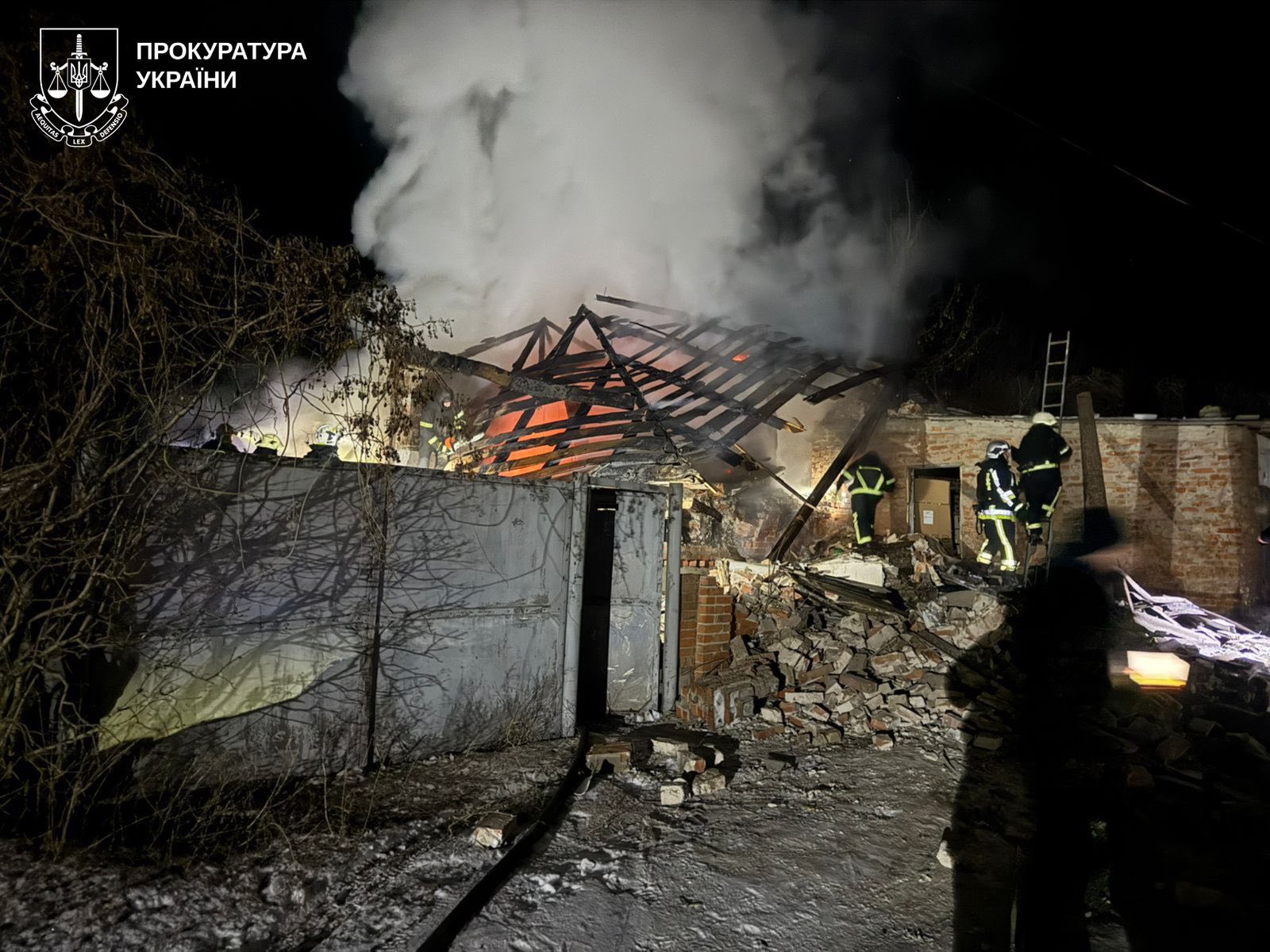 На Харківщині удар ворожого БпЛА вбив трьох дітей та їх батька