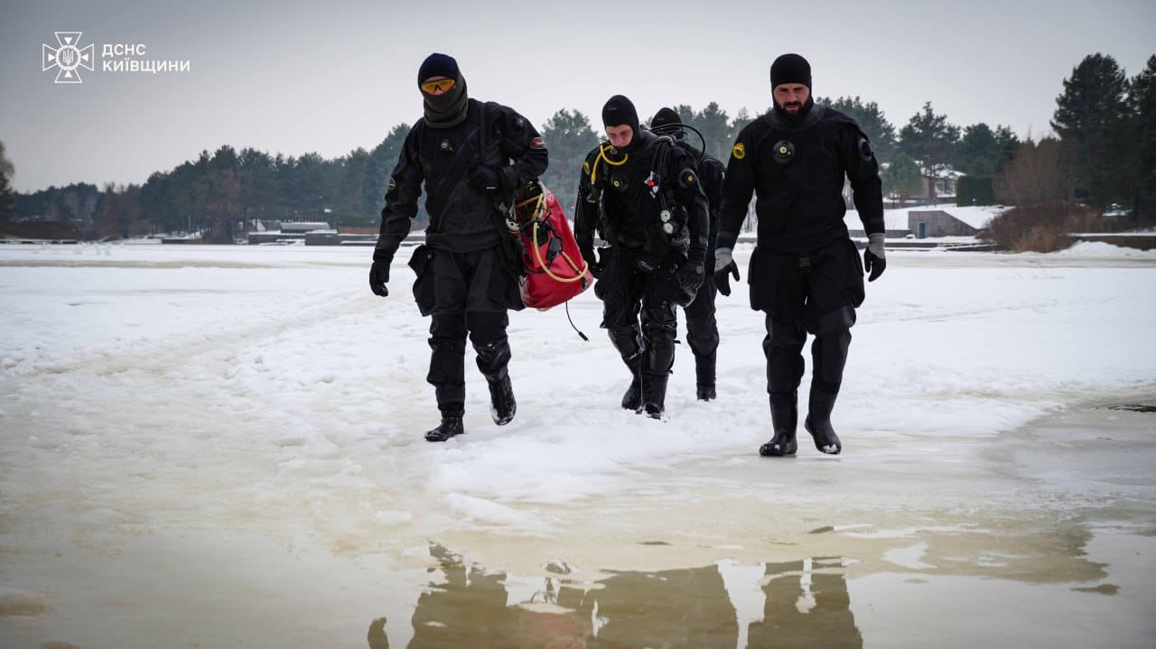 У Вишгородському районі вже тиждень шукають водія автомобіля, який провалився під кригу