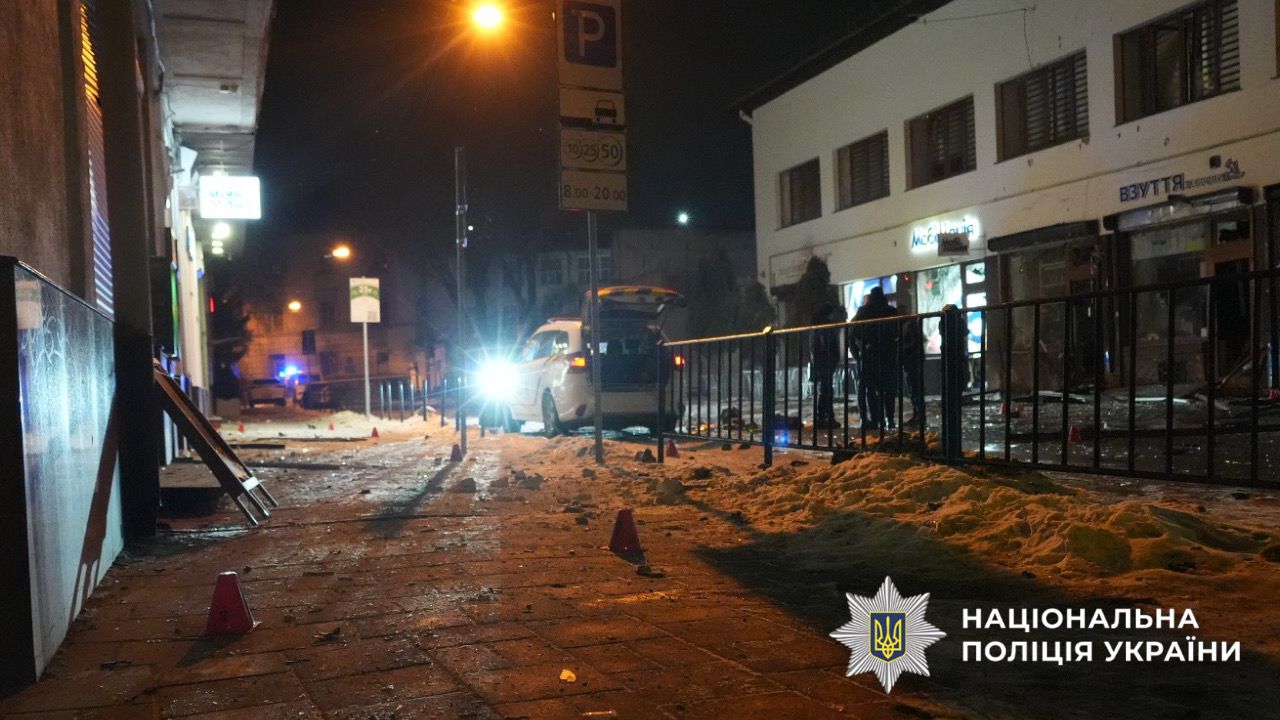 Теракт у Львові: загинула поліцейська, поранено 24 людини