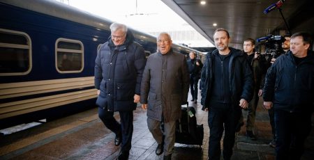 До річниці повномасштабного вторгнення залізницею до столиці прибули 26 міжнародних делегацій (фото)