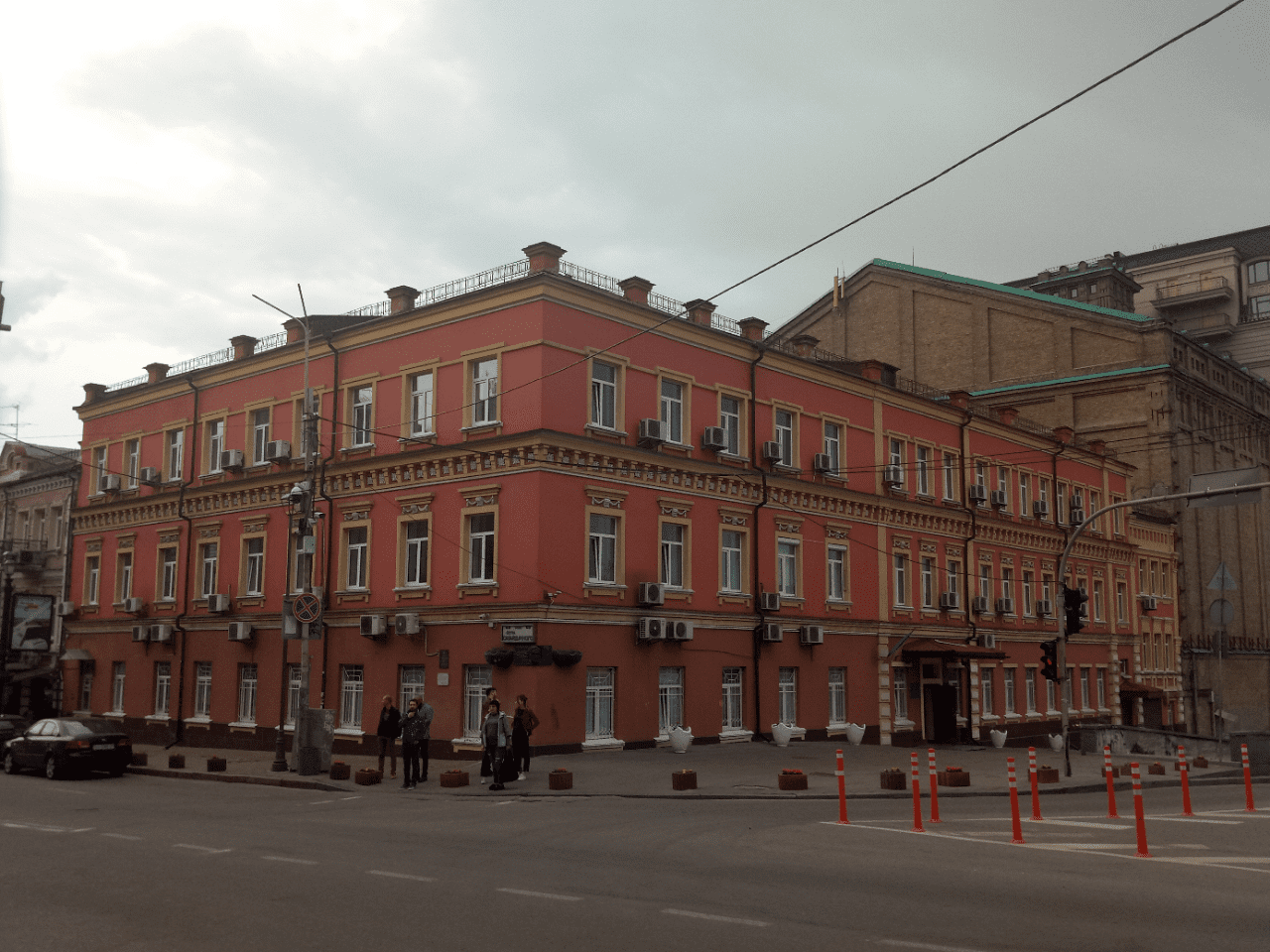 Прибирання офісу та ділянок навколо Держаудитслужби оцінили у 1,3 млн гривень