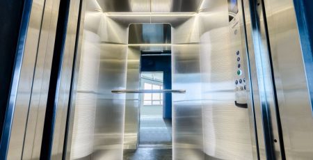 Українка за 8,5 млн гривень замінить ліфти в лікарні