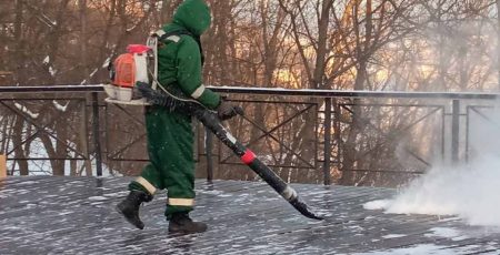 У Києві до прибирання снігу та боротьби з ожеледицею залучили майже 200 одиниць спецтехніки