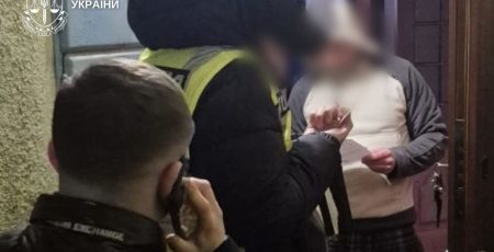 Інспектор з благоустрою Дніпровської РДА отримав підозру за вимагання 1500 доларів у підприємця (фото)