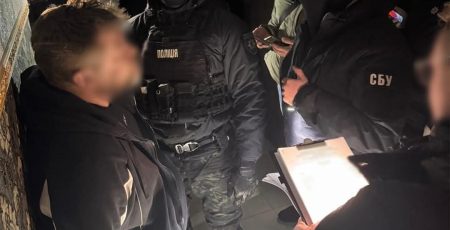 У Києві та області ліквідували міжнародний канал збуту кокаїну: затримано 16 осіб (фото)