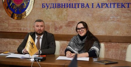 Освітній холдинг А+ підписав меморандум про стратегічне партнерство з КНУБА