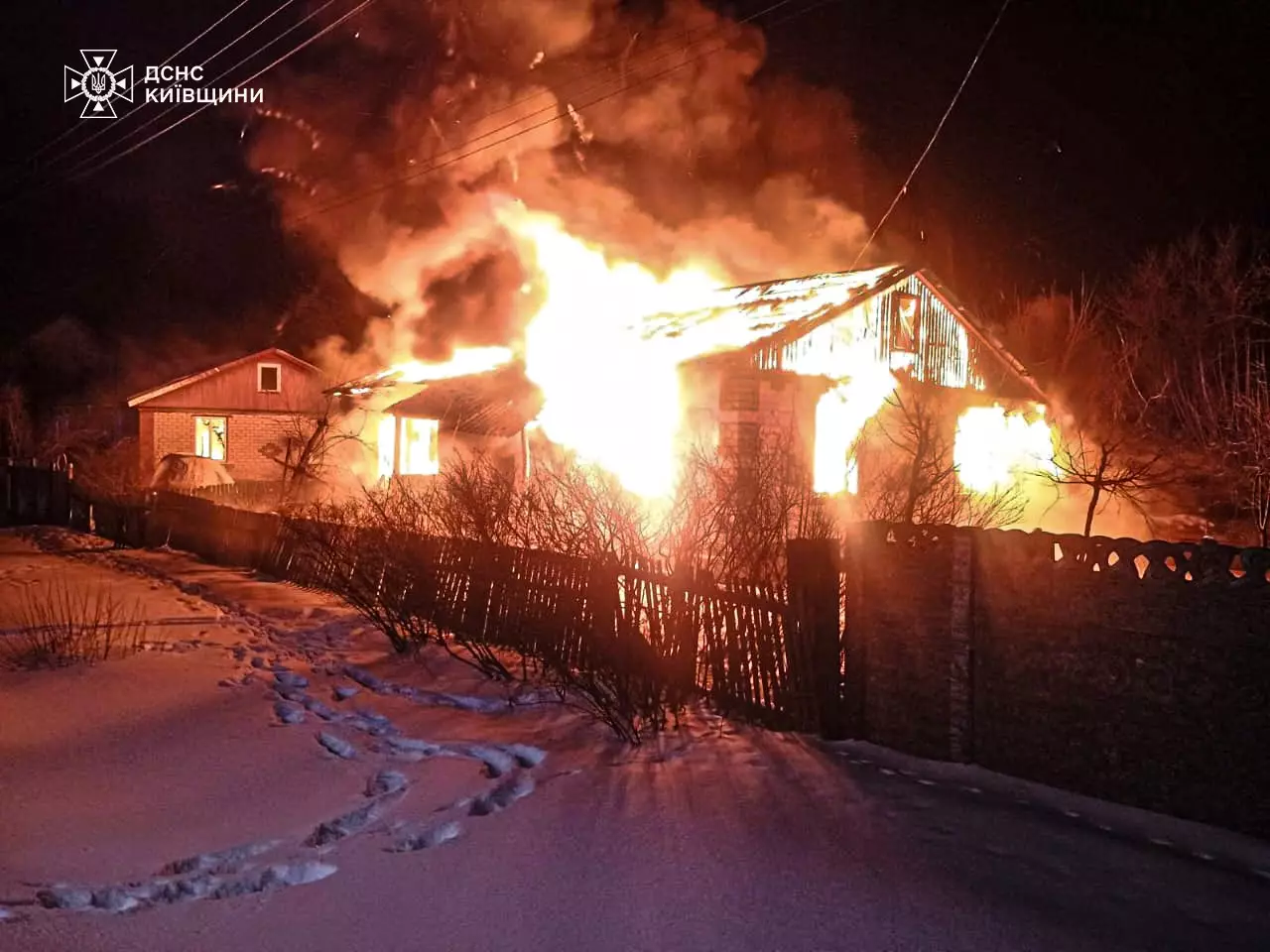 Фатальна пожежа: Київщина у вогні втратила мати та двоє діток