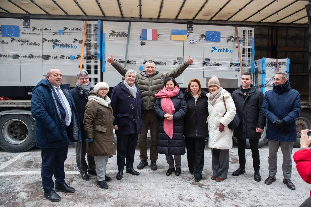 Франція передала Києву 30 генераторів загальною потужності 3,4 МВт - Кличко