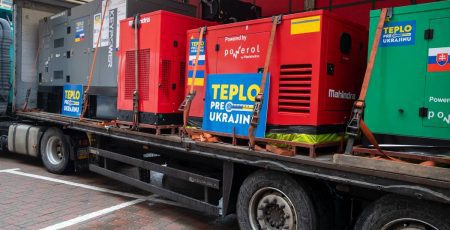 До Києва зі Словаччини надійшла перша партія допомоги: 16 генераторів та 2 комплекти зарядних станцій, - Кличко
