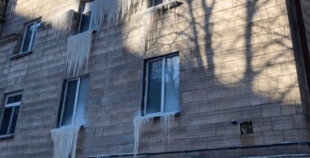 Після аварії в енергосистемі України у столиці без тепла залишаються ще 244 будинки