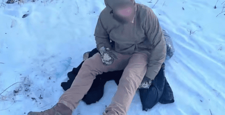 Столичні патрульні врятували чоловіка, який вийшов на пробіжку та ледь не замерз (відео)