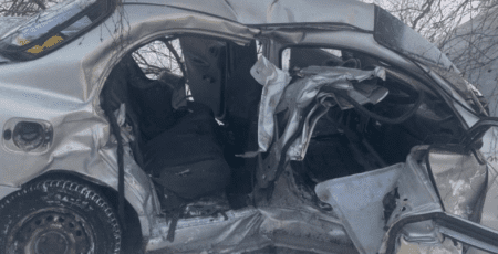 На Обухівщині в ДТП загинула пасажирка, водія госпіталізовано (фото)