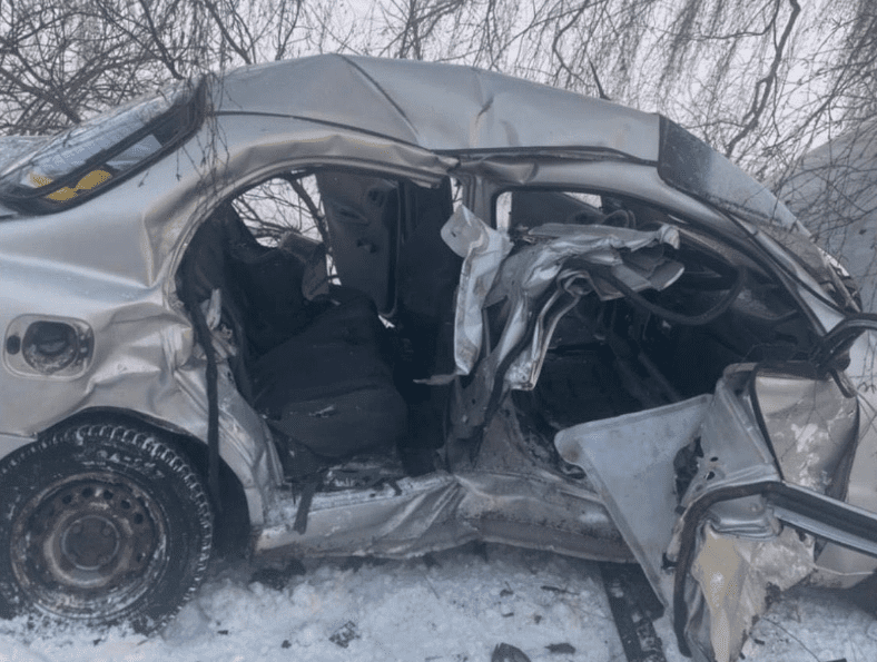 На Обухівщині в ДТП загинула пасажирка, водія госпіталізовано (фото)