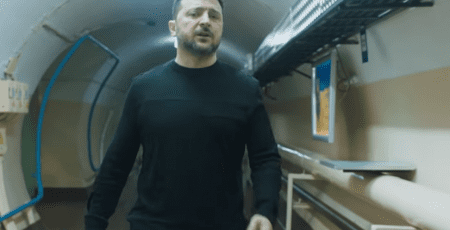 Зеленський показав свій бункер на Банковій та звернувся до українців з нагоди роковин війни (відео)