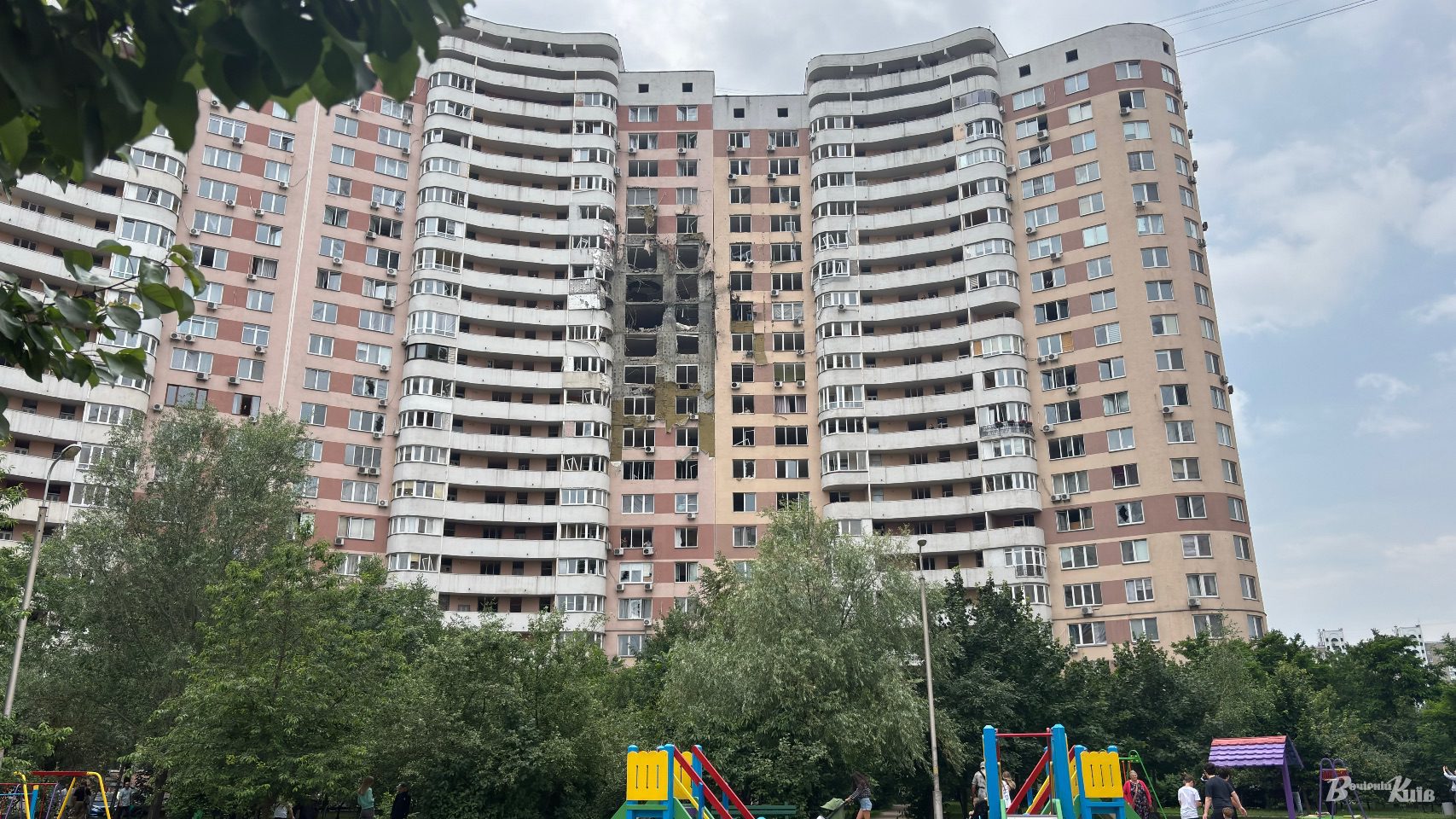 На ремонт пошкодженої росіянами багатоповерхівки на Позняках спрямують 24,9 млн гривень