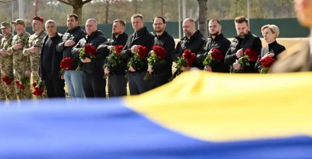 Микола Калашник: 28 березня на Національному військовому меморіальному кладовищі вшанували пам’ять одинадцяти невідомих Захисників і Захісниць