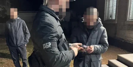 На Ковельщині 60-річного рибалку "мобілізували" за допомогою електрошокера та заламання рук: ДБР затримала начальника групи ТЦК