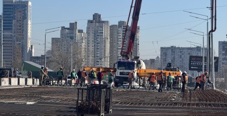 В Оболонському районі столиці триває капремонт шляхопроводу на вулиці Полярній