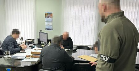Правоохоронці викрили підсанкційного бізнесмена та його спільників, які «вивели» з українських енергокомпаній близько 68 млн гривень
