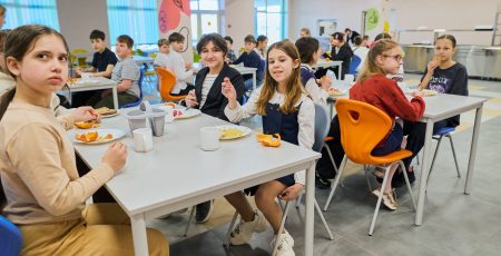 Микола Калашник: Наше завдання — щоб кожна дитина на Київщині навчалася у безпечній, сучасній школі, отримувала якісну освіту і збалансоване