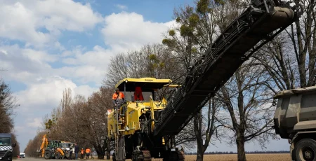 Микола Калашник: На Київщині активно тривають ремонти автодоріг та відбудова мостів