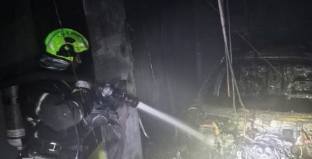 Пожежа на Дарниці: горів підземний паркінг, вогонь загасили