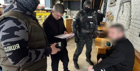 У Києві чоловік виставив на OLX фіктивні інвалідності, йому повідомлено про підозру
