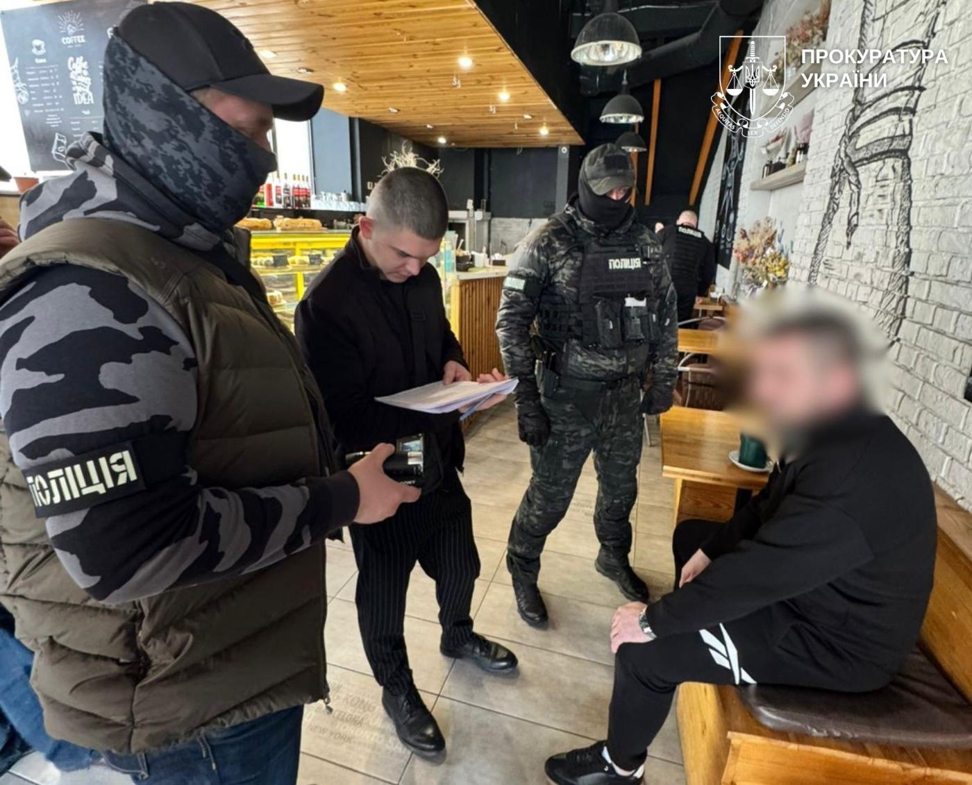 У Києві чоловік виставив на OLX фіктивні інвалідності, йому повідомлено про підозру